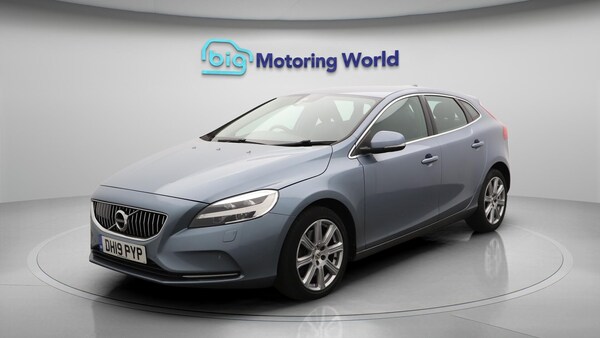 Used Volvo V40 2019 for sale - 76227310: Photo 4