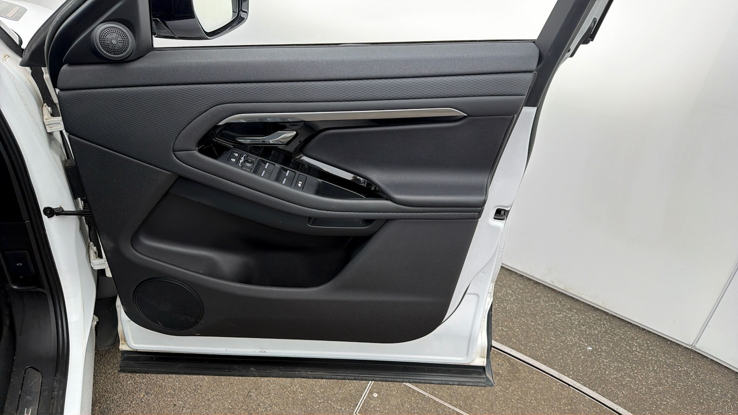 Used Land Rover Range Rover Evoque 2023 for sale - 77984994: Photo 14