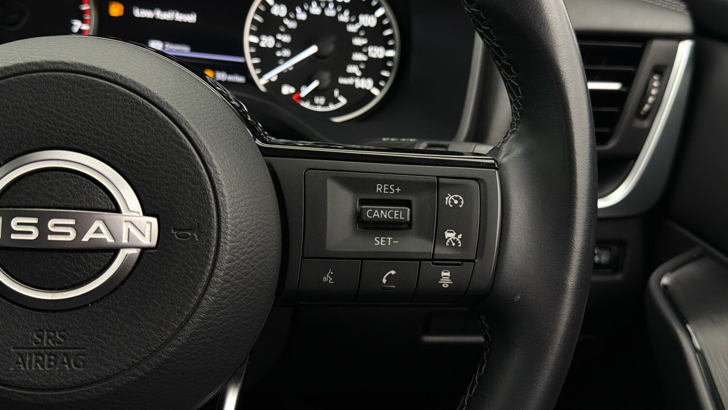 Used Nissan Qashqai for sale - 78196685: Photo 24