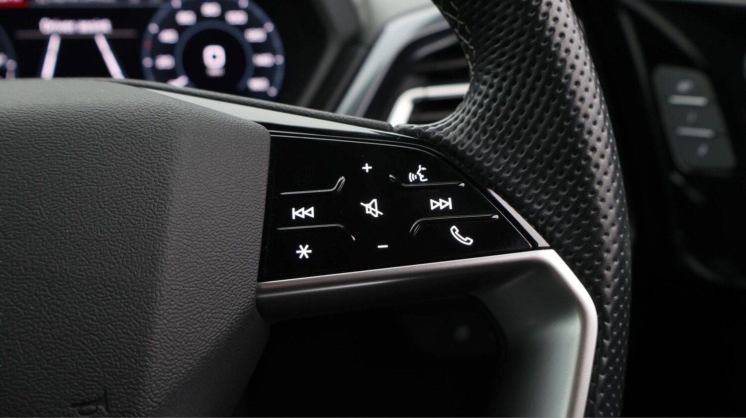 Used Audi Q4 e-tron 2024 for sale - 77758777: Photo 24