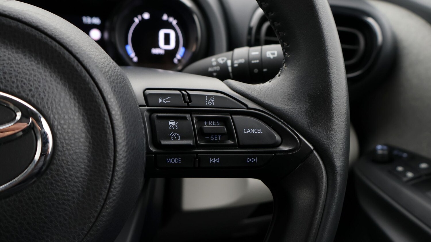 Used Toyota Yaris 2022 for sale - 77363455: Photo 25