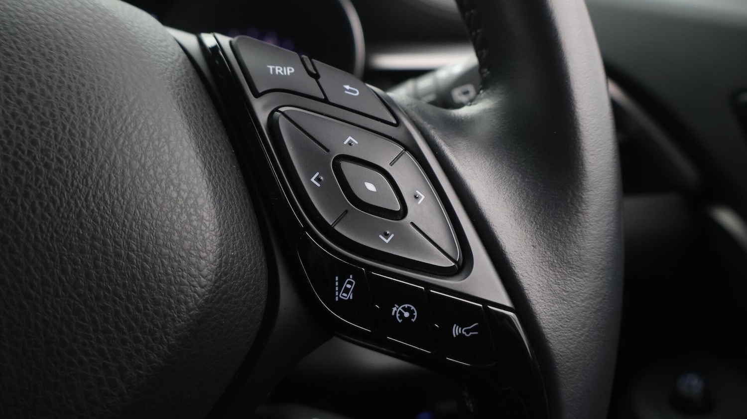 Used Toyota C-HR 2022 for sale - 76689953: Photo 25