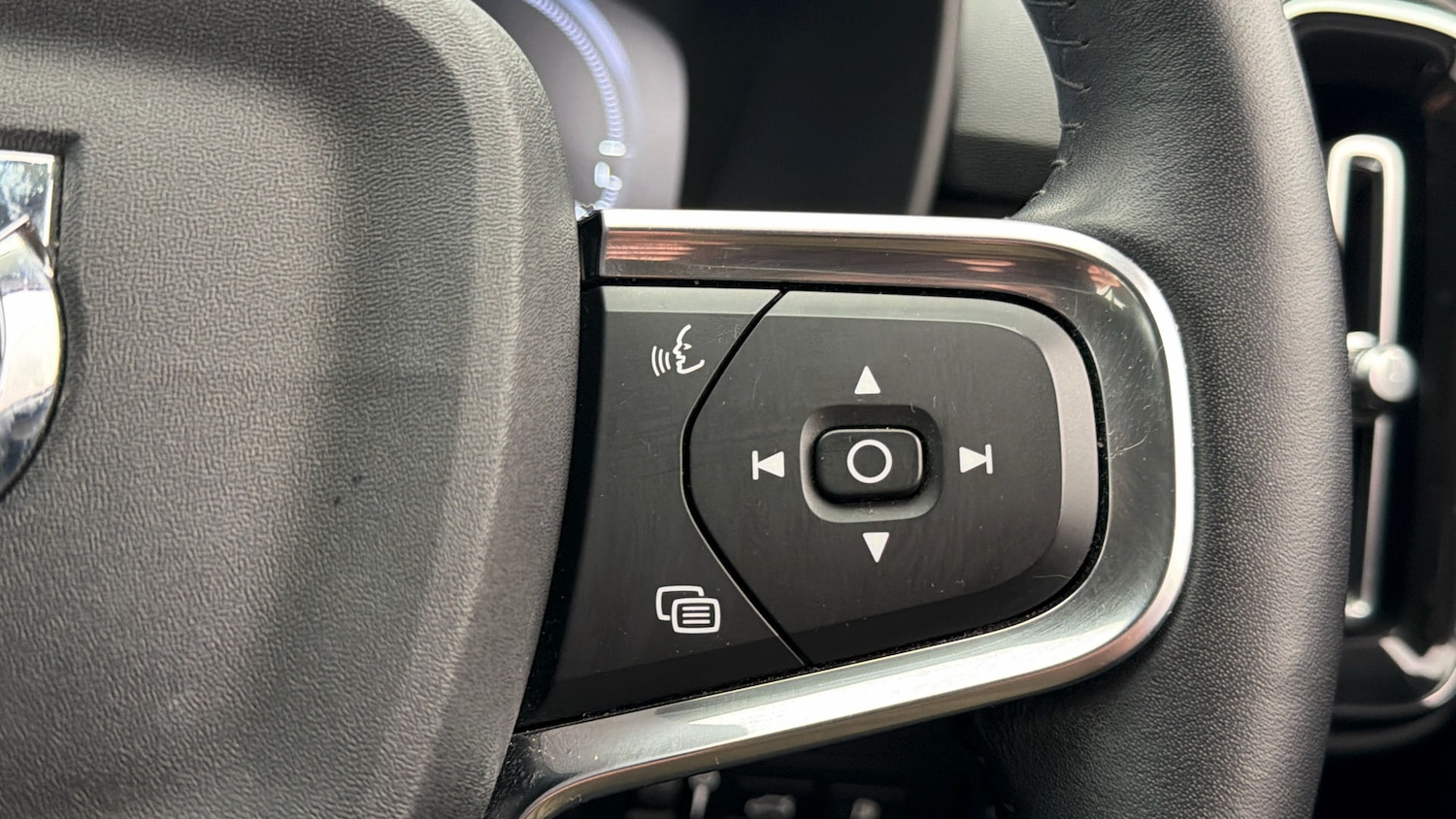 Used Volvo XC40 2021 for sale - 78197405: Photo 24