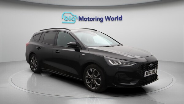 Used Ford Focus 2022 for sale - 76108698: Photo 2