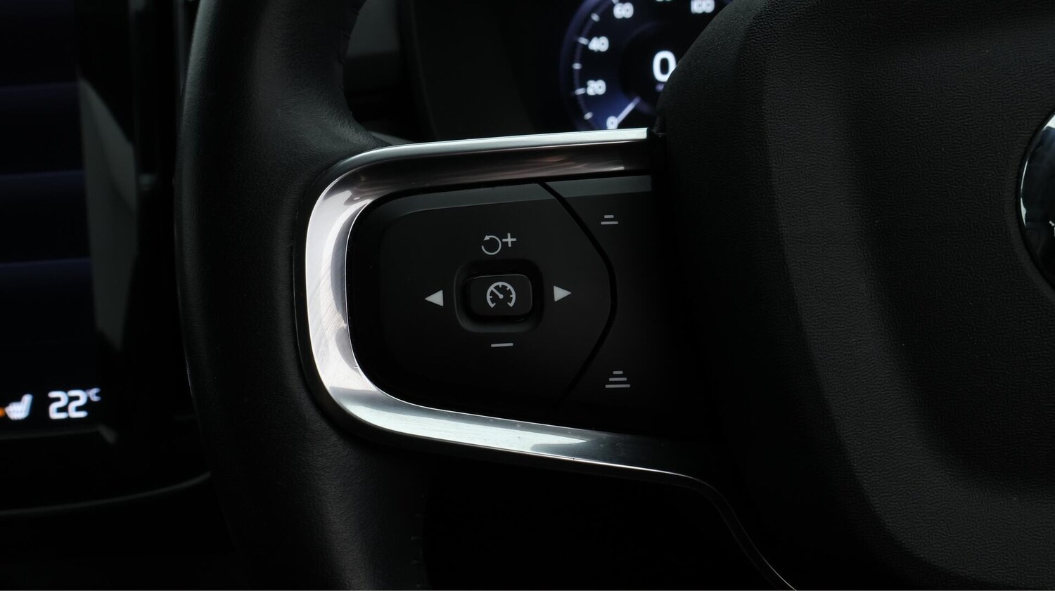 Used Volvo XC40 2021 for sale - 76458104: Photo 24