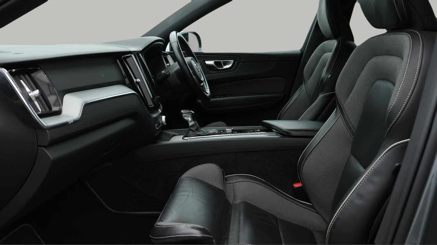 Used Volvo XC60 2020 for sale - 76032075: Photo 15