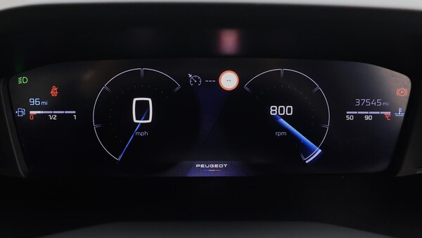 Used Peugeot 2008 2023 for sale - 76306564: Photo 11