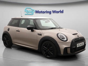 (24) - 2.0 Cooper S Sport Hatchback 3dr Petrol Steptronic Euro 6 (s/s) (178 ps)