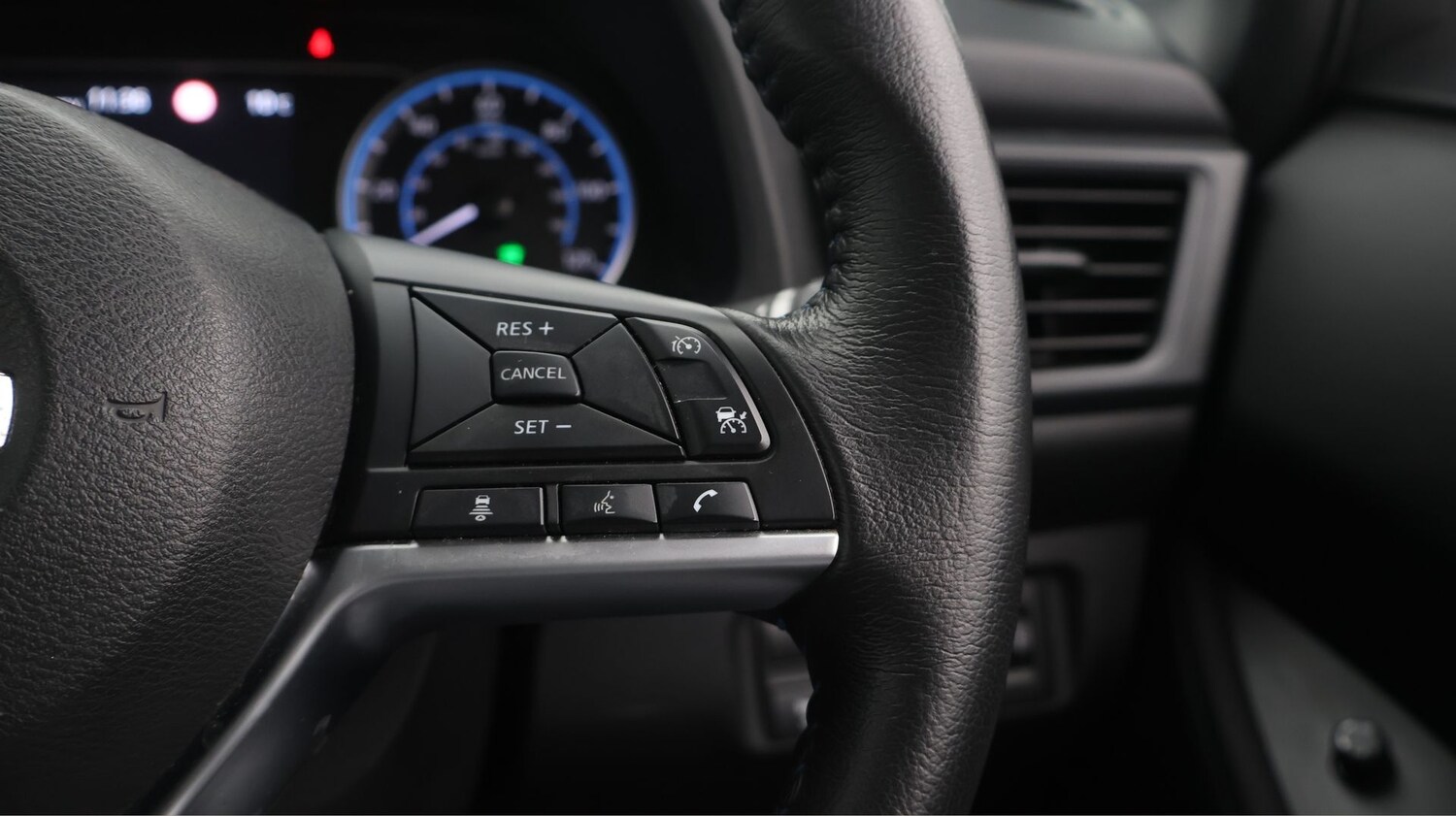 Used Nissan Leaf for sale - 77336878: Photo 24