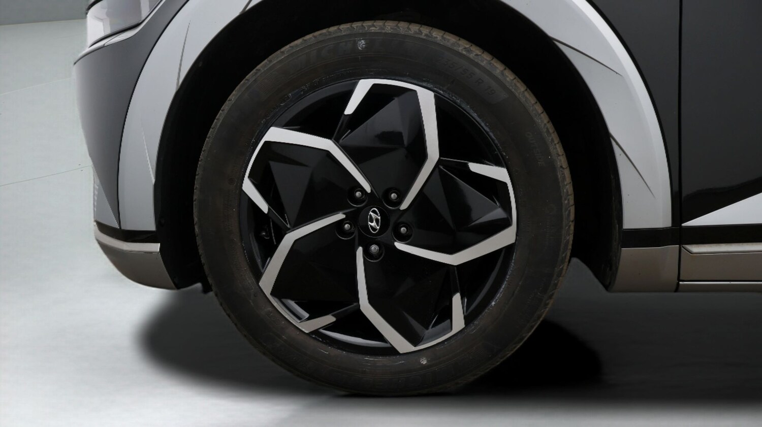 Used Hyundai IONIQ 5 for sale - 77818101: Photo 18