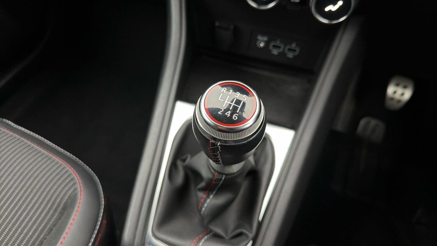 Used Renault Captur for sale - 78027600: Photo 25