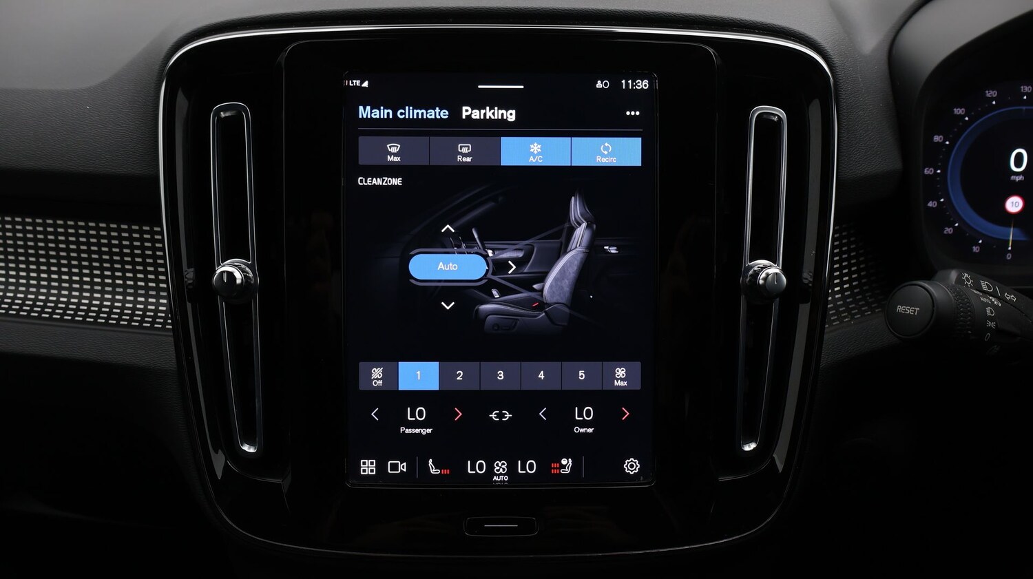 Used Volvo XC40 2022 for sale - 77248389: Photo 12