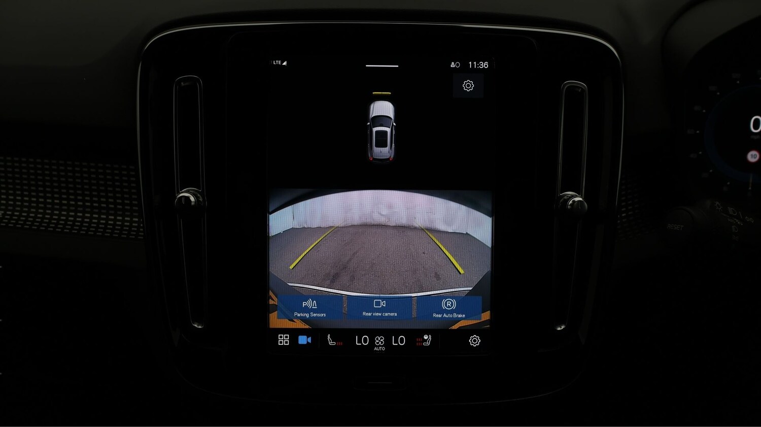 Used Volvo XC40 2022 for sale - 77248389: Photo 21