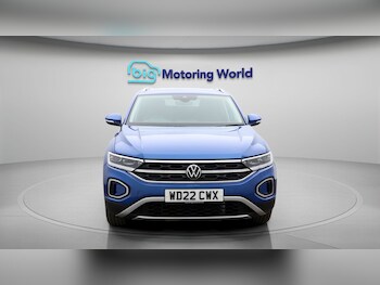 Used Volkswagen T-Roc 2022 for sale - 77300625: Photo