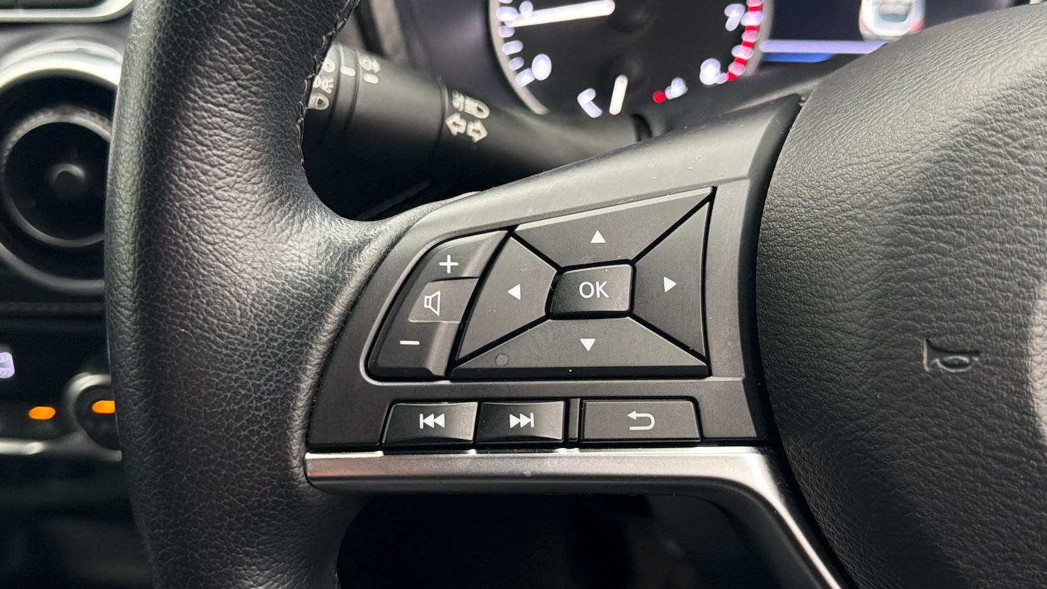 Used Nissan Juke 2023 for sale - 78040409: Photo 23