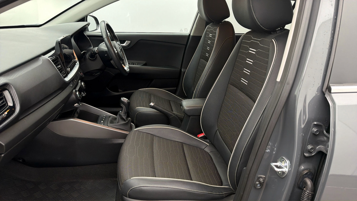 Used Kia Stonic 2021 for sale - 77997752: Photo 13