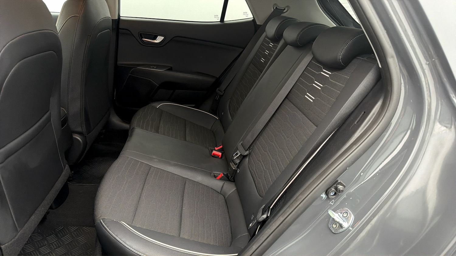 Used Kia Stonic 2021 for sale - 77997752: Photo 15