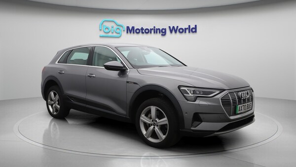 Used Audi e-tron 2021 for sale - 76199641: Photo 2