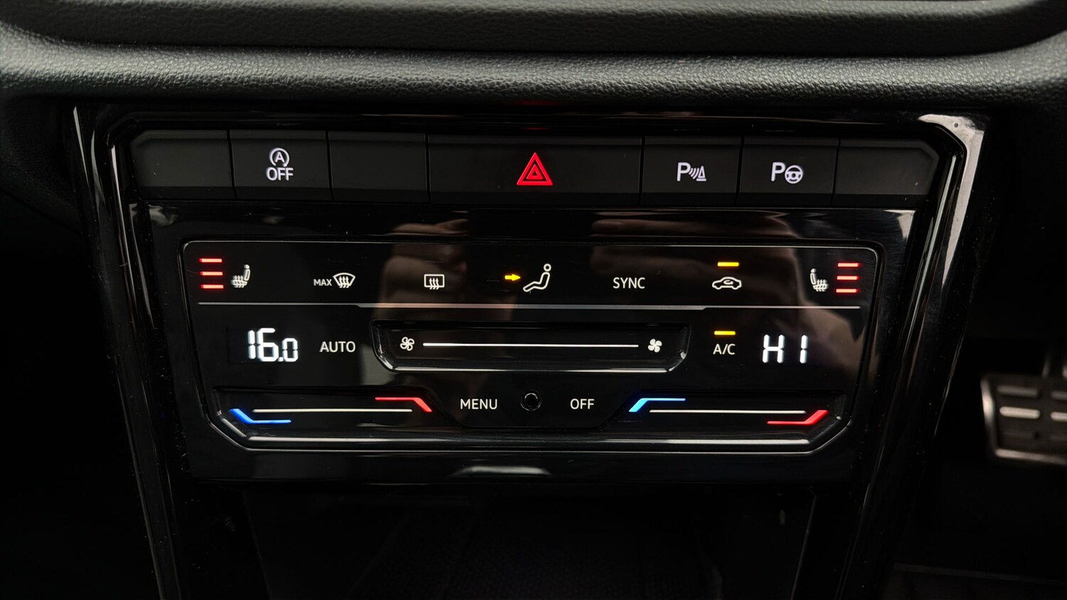 Used Volkswagen T-Roc 2023 for sale - 78150477: Photo 11