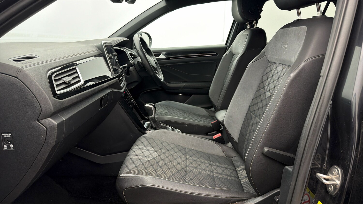 Used Volkswagen T-Roc 2023 for sale - 78150477: Photo 13