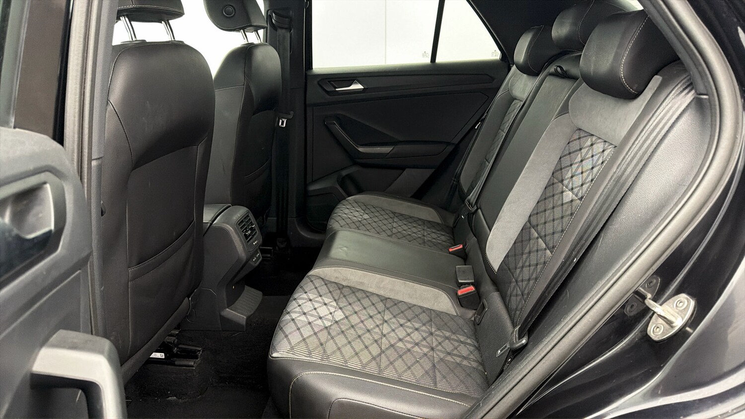 Used Volkswagen T-Roc 2023 for sale - 78150477: Photo 15