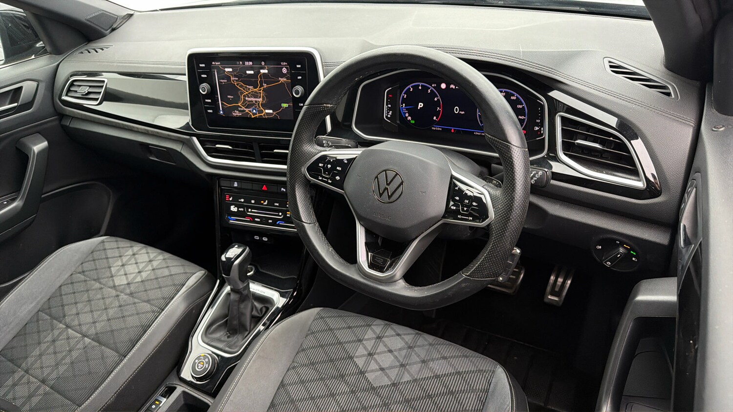 Used Volkswagen T-Roc 2023 for sale - 78150477: Photo 9