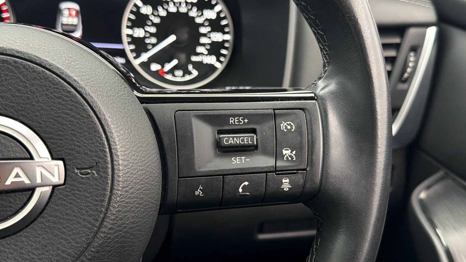 Used Nissan Qashqai for sale - 77831196: Photo 23