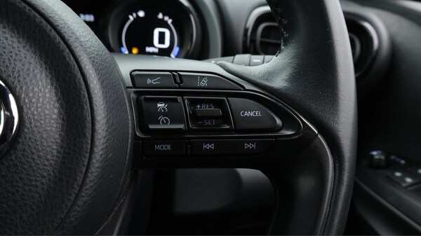 Used Toyota Yaris 2021 for sale - 76337805: Photo 27