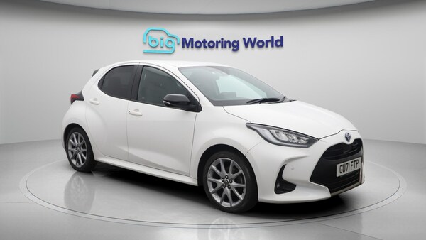 Used Toyota Yaris 2021 for sale - 76337805: Photo 2
