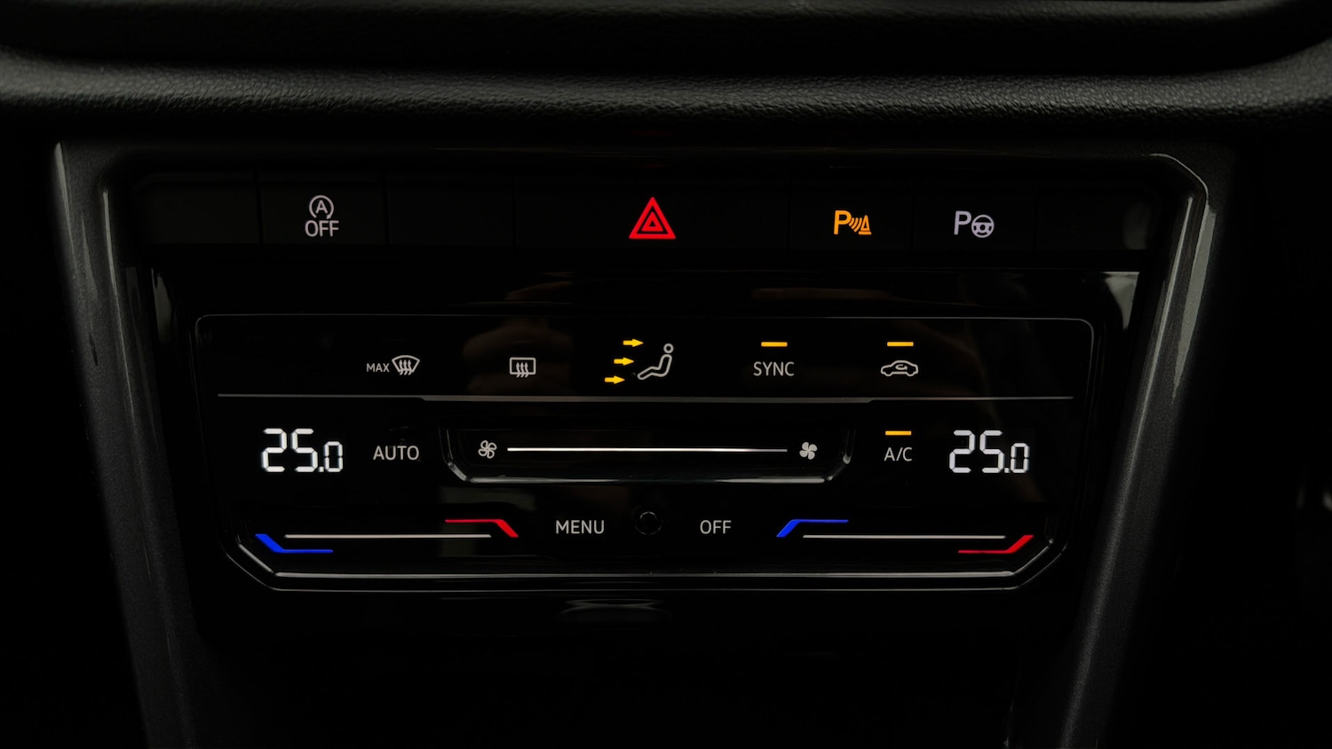 Used Volkswagen T-Roc 2023 for sale - 77947232: Photo 11