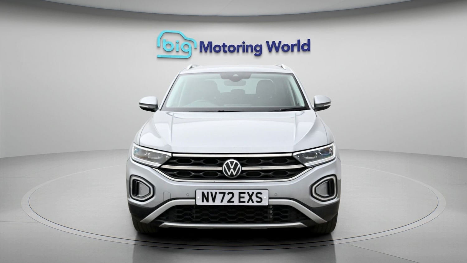 Used Volkswagen T-Roc 2023 for sale - 77947232: Photo 2