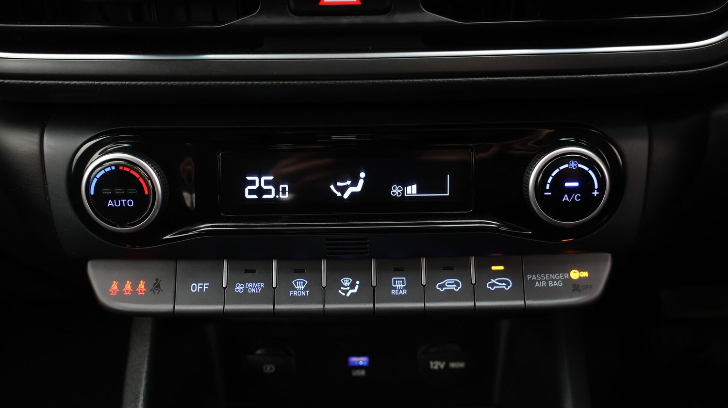 Used Hyundai KONA 2023 for sale - 77516621: Photo 12