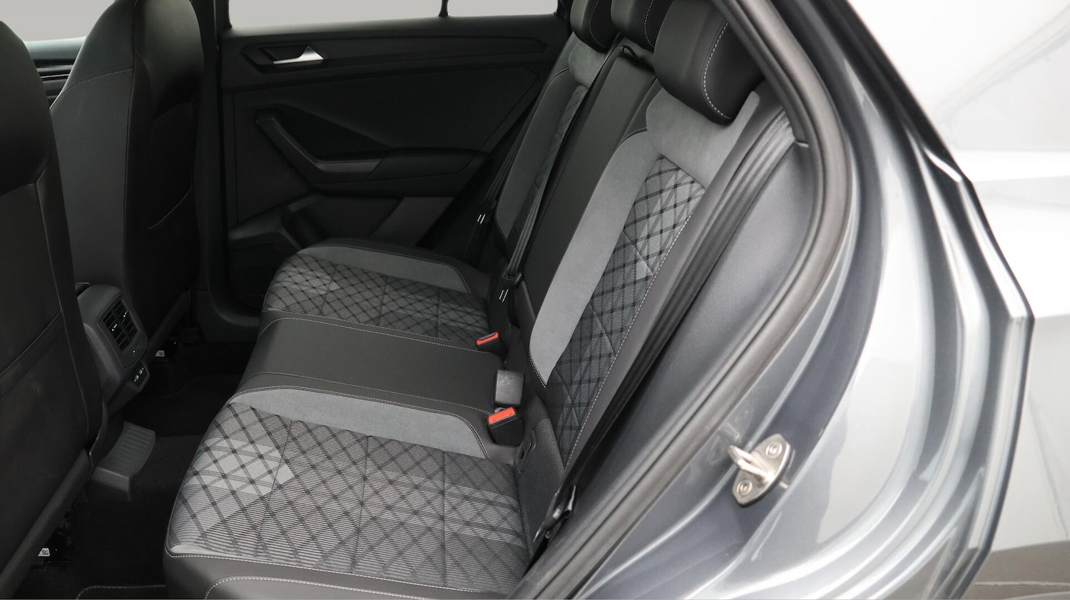 Used Volkswagen T-Roc 2022 for sale - 76371365: Photo 17