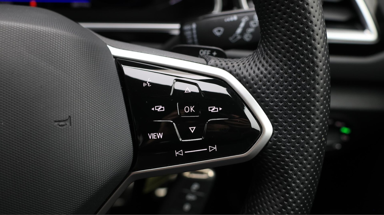 Used Volkswagen T-Roc 2022 for sale - 76371365: Photo 25