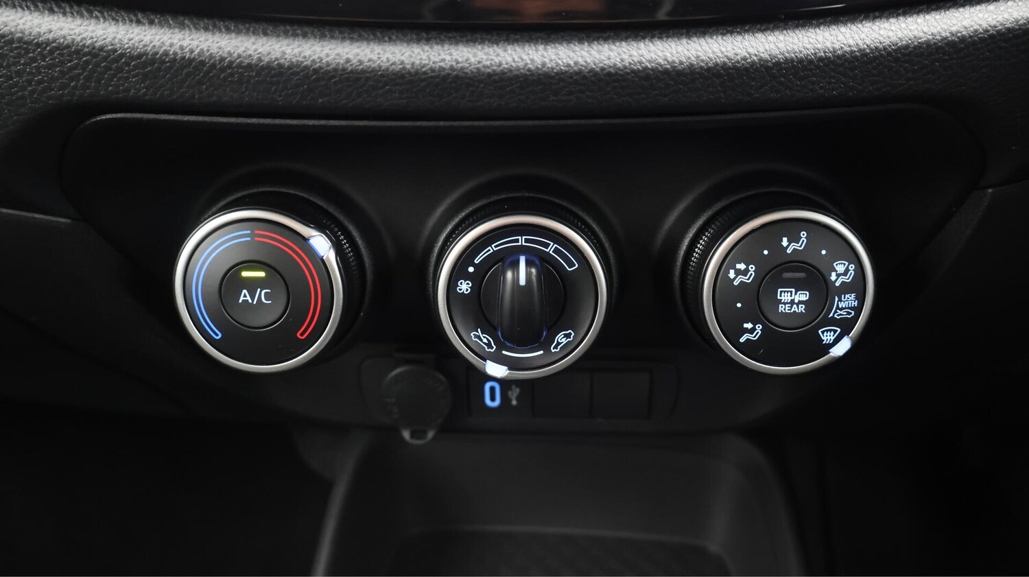 Used Toyota Aygo X 2024 for sale - 76388949: Photo 13