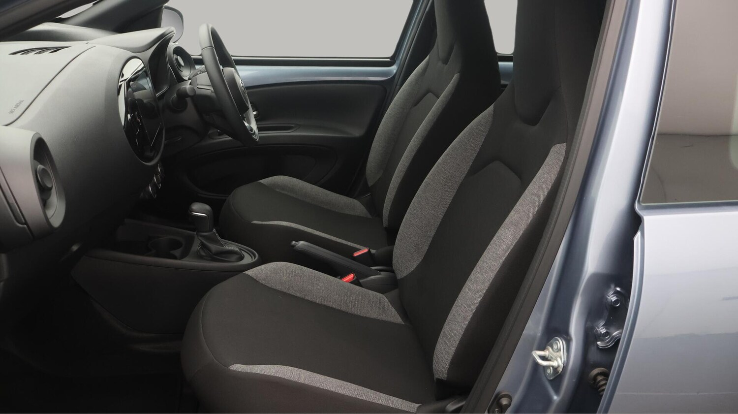 Used Toyota Aygo X 2024 for sale - 76388949: Photo 15