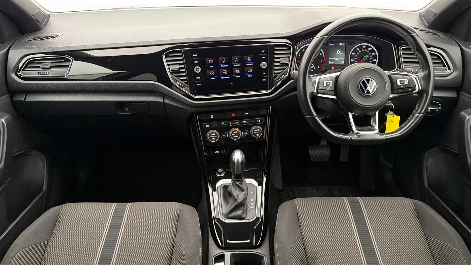 Used Volkswagen T-Roc for sale - 78176696: Photo 12