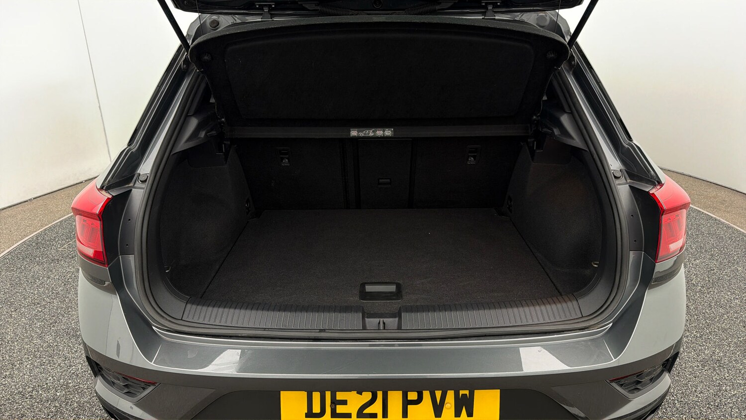 Used Volkswagen T-Roc for sale - 78176696: Photo 16