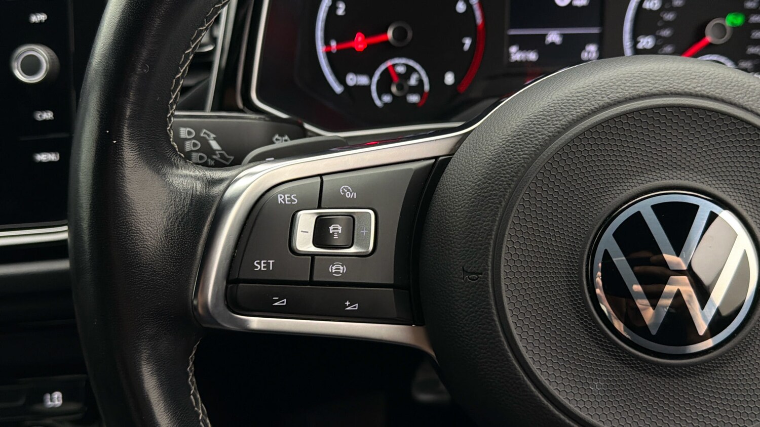 Used Volkswagen T-Roc for sale - 78176696: Photo 22