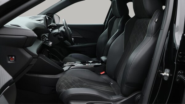 Used Peugeot E-2008 for sale - 76283559: Photo 15