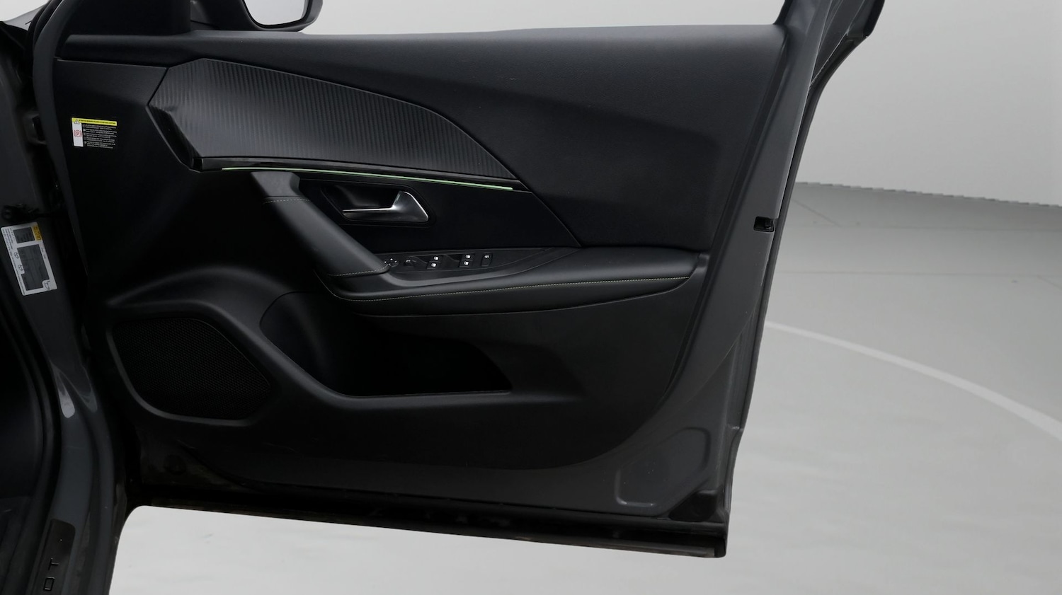 Used Peugeot 2008 2023 for sale - 77668362: Photo 15