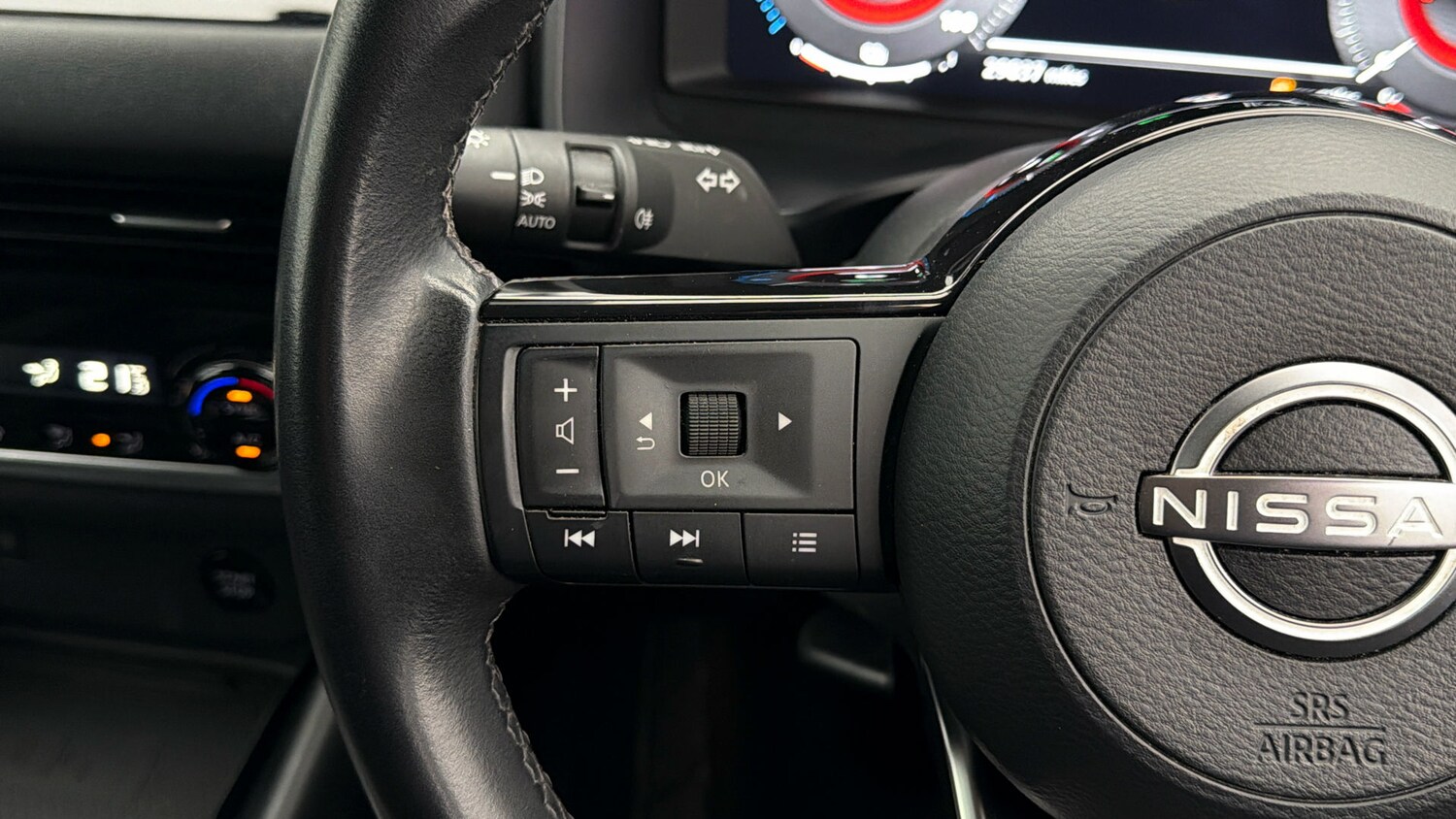 Used Nissan Qashqai for sale - 77917157: Photo 23