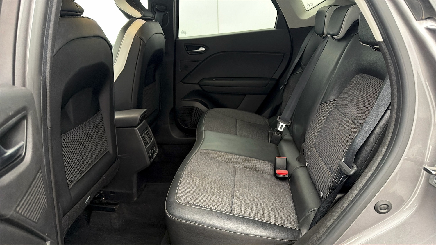 Used Renault Captur 2023 for sale - 78210352: Photo 15