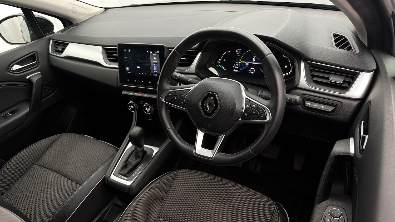 Used Renault Captur 2023 for sale - 78210352: Photo 9