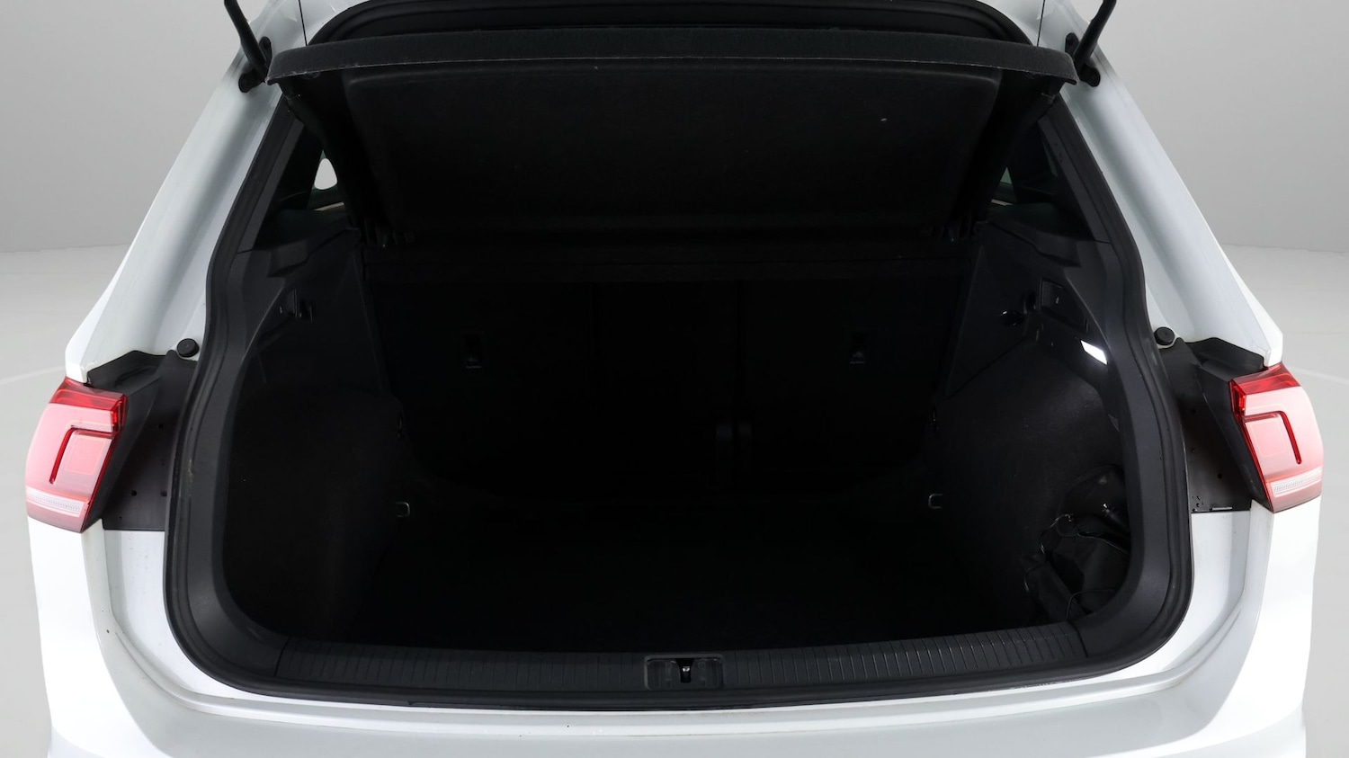 Used Volkswagen Tiguan 2022 for sale - 77848176: Photo 16