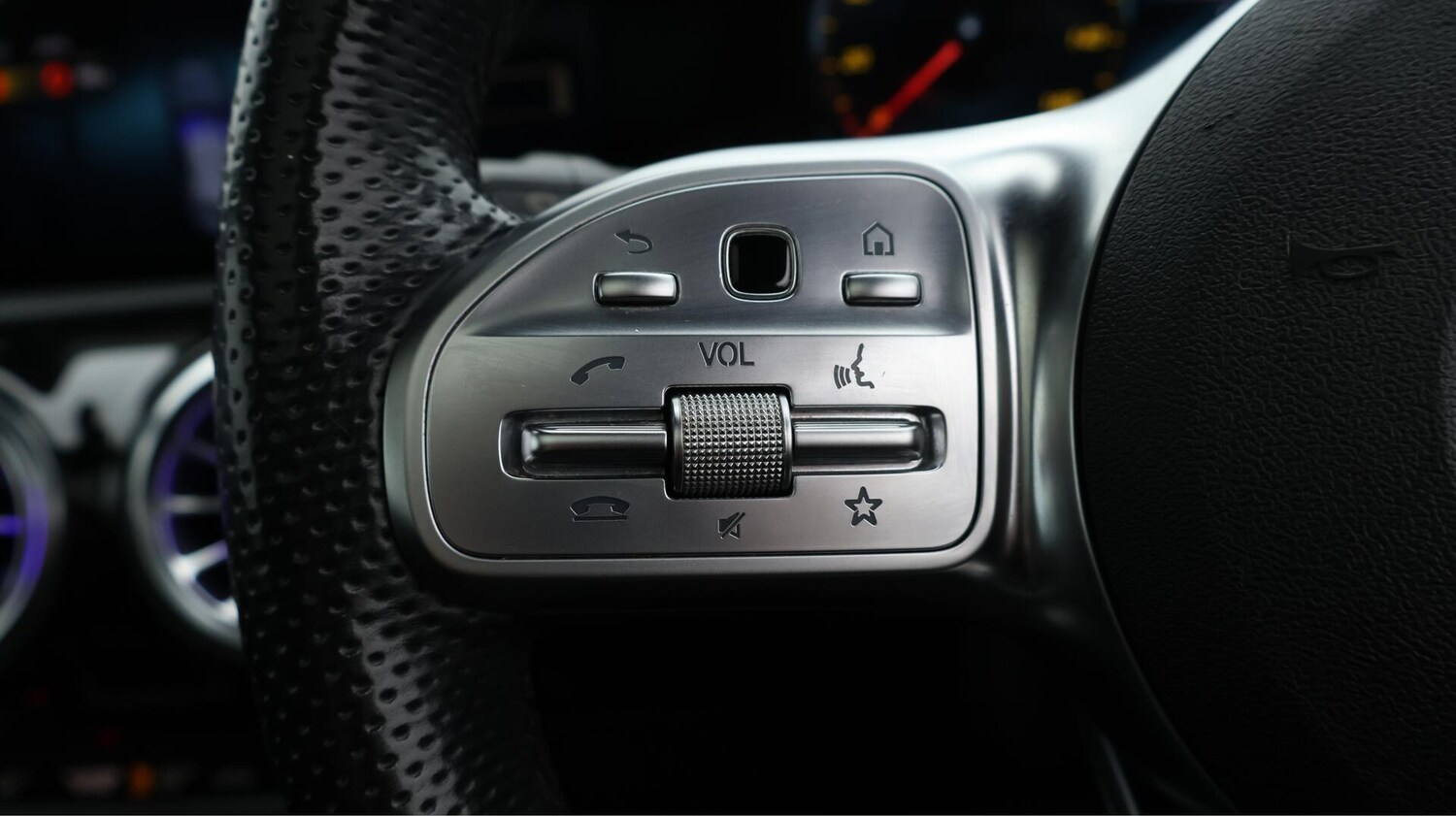 Used Mercedes-Benz CLA 2020 for sale - 75809325: Photo 35