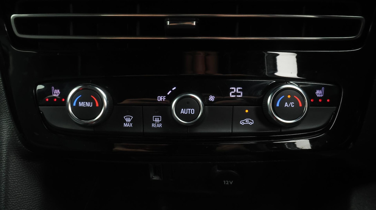 Used Vauxhall Mokka Electric for sale - 76728265: Photo 13