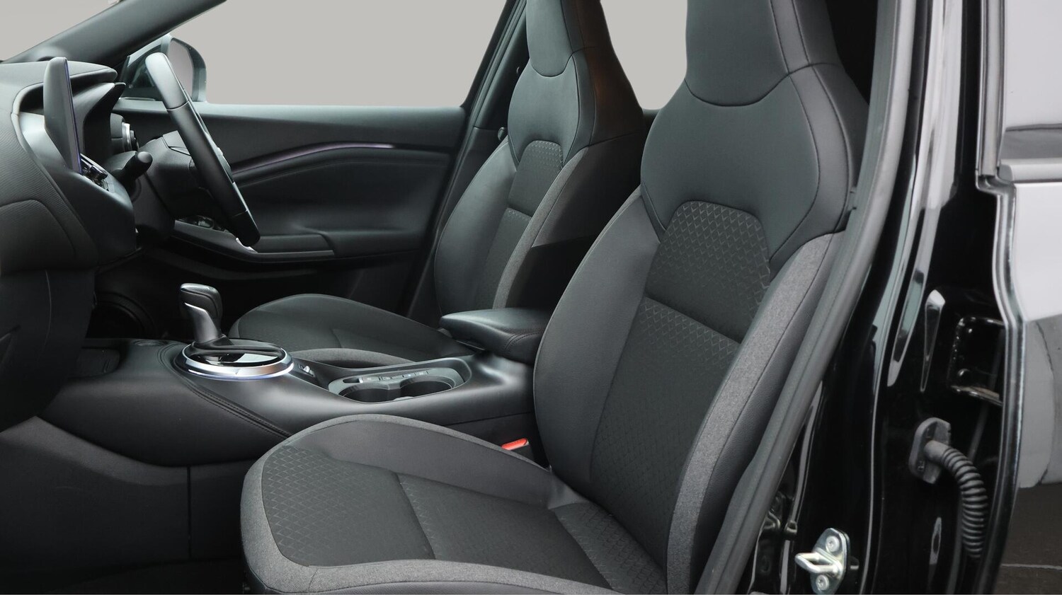 Used Nissan Juke 2024 for sale - 76109370: Photo 15