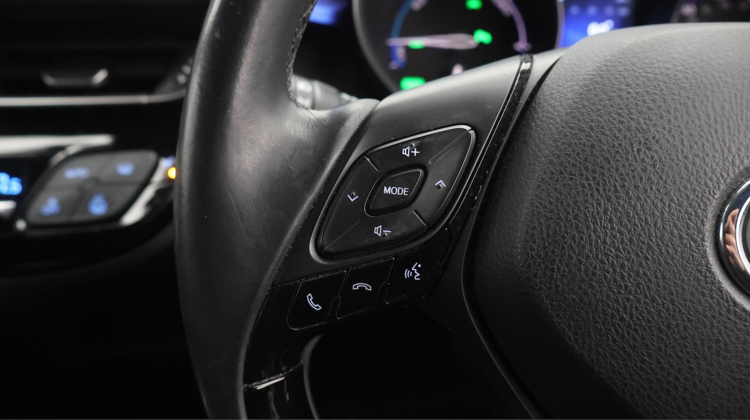 Used Toyota C-HR 2018 for sale - 76573277: Photo 24