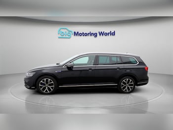 Used Volkswagen Passat 2022 for sale - 77831969: Photo